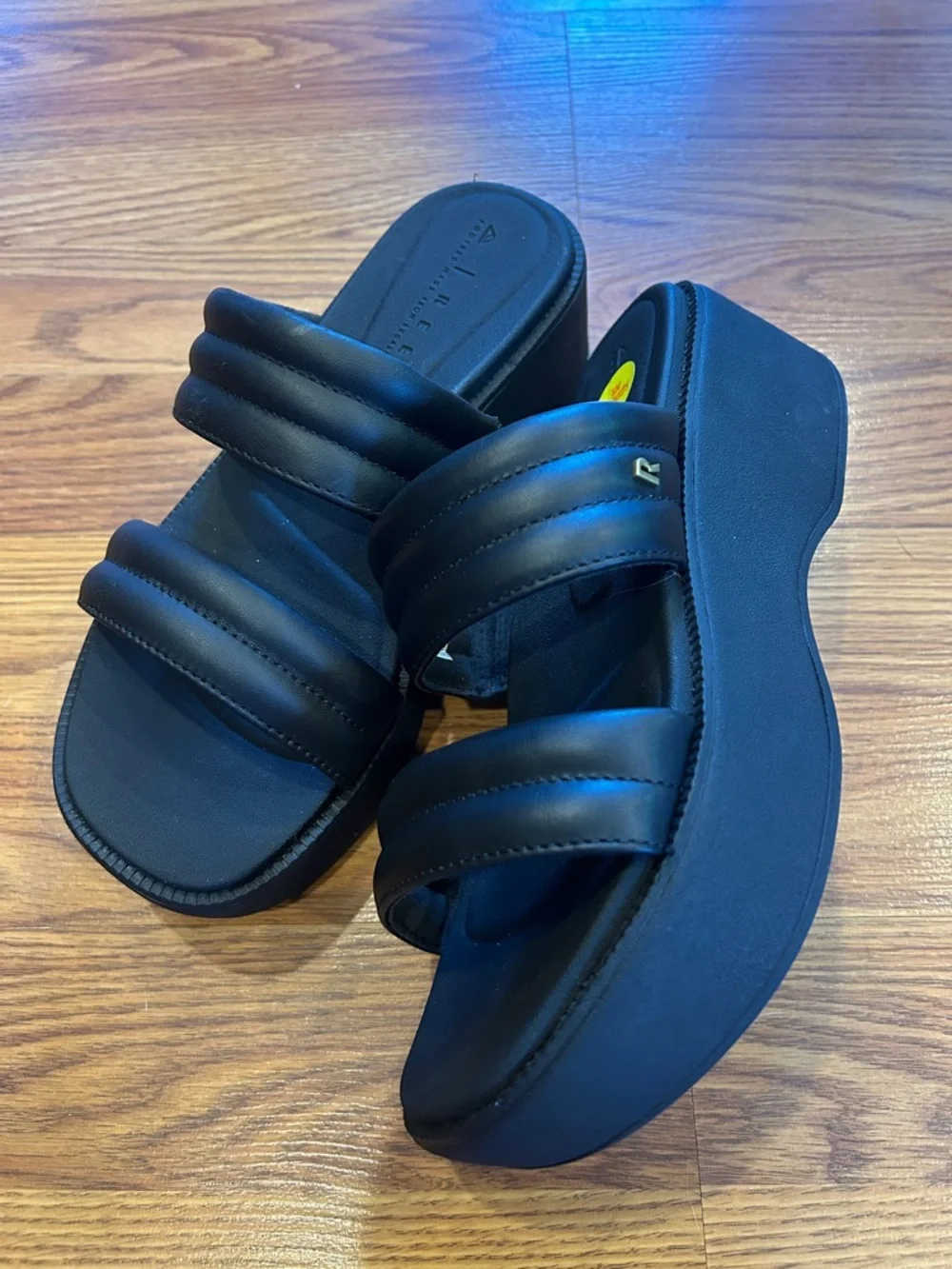 Reef Lofty Lux Hi Women's Platform Sandals NWT - Picture 2 of 4